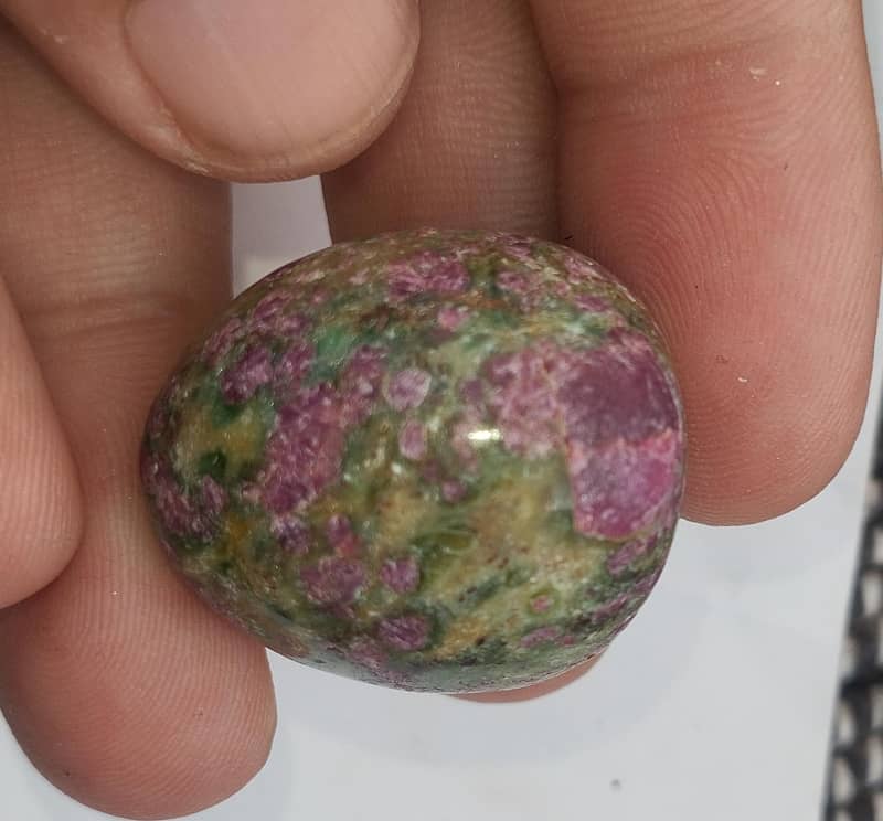 Fuchsite Ruby stone 0