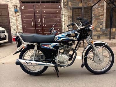 Honda Cg 125 2025 mode umregesterl totally new bike 3400 km used only