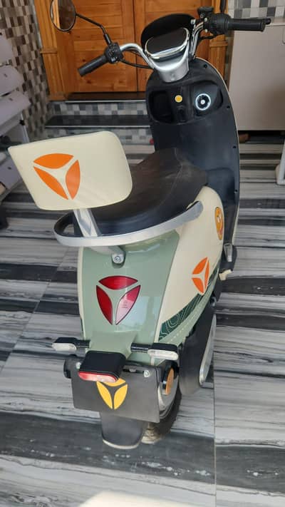 Electric YADEA M3 2025