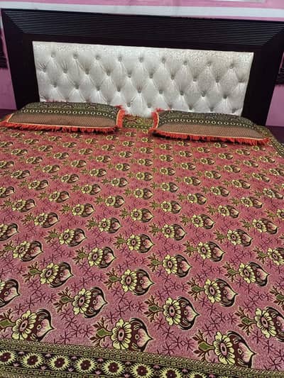 Bed set excellent condition for urgent sale