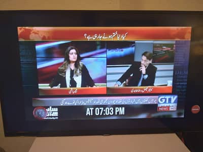 Original Samsung 40" Smart LED TV - Excellent Condition