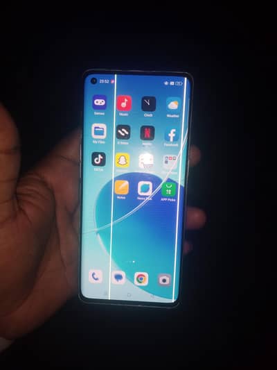 oppo reno 6 pro 12 GB 256 GB penal mein do line hai or back raf non pt