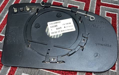 Mercedes-Benz left side exterior mirror glass