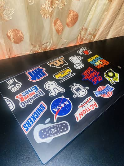 HP VICTUS 15 - SCRATCLESS .