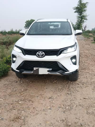 Toyota fortuner legendar 2.8 2022 model total genuine
