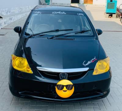Hond city 2004  beautiful condition