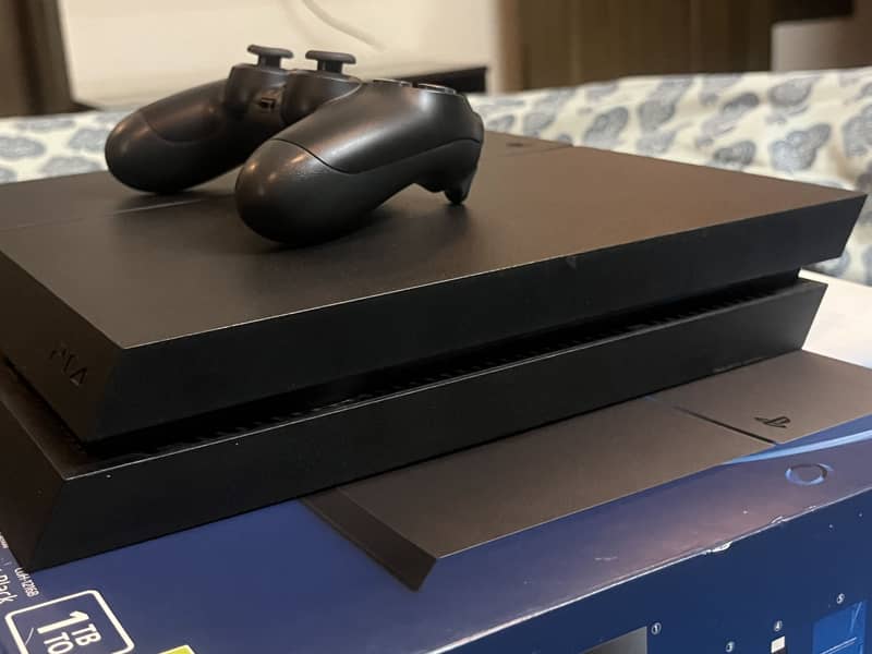 Ps4 1TB 1 Controller 0