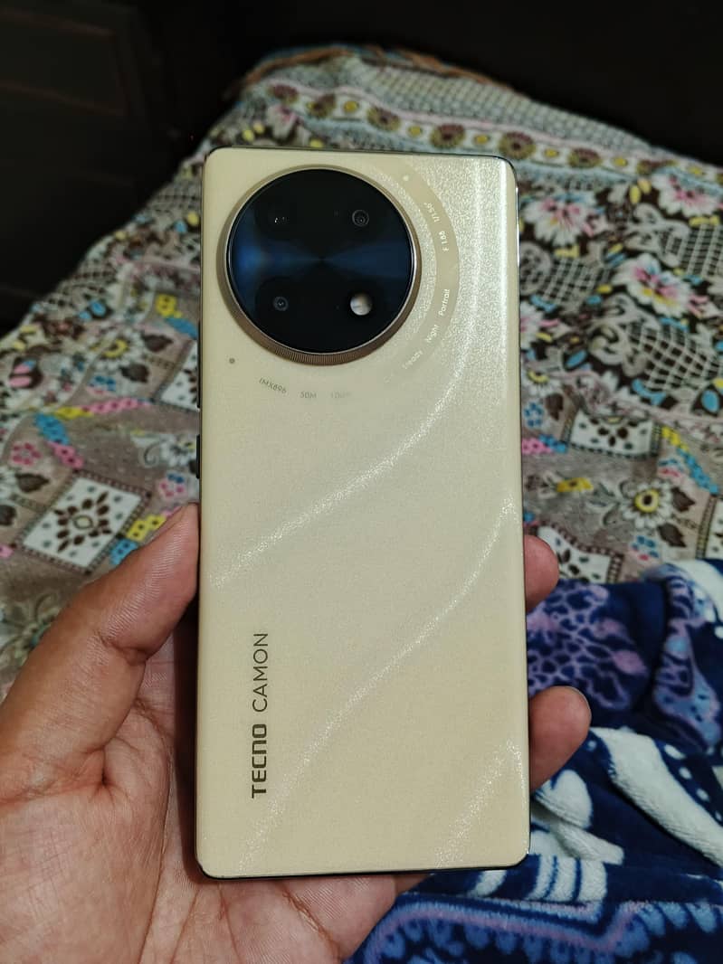 Tecno Camon 30s 1