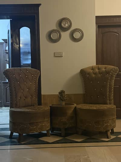Beautiful Chair Set For Sale
