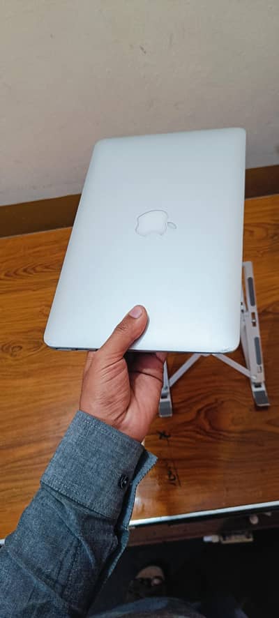Macebook Air 2013 Core i5 | 4GB  RAM | 128GB SSD