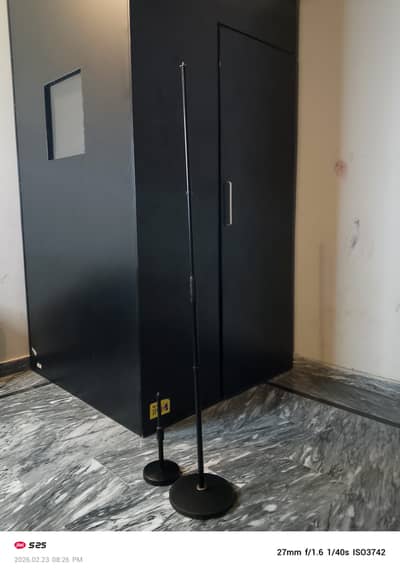 Stagg Heavy Duty Round Base Height Adjustable Microphone Stand 91-165c