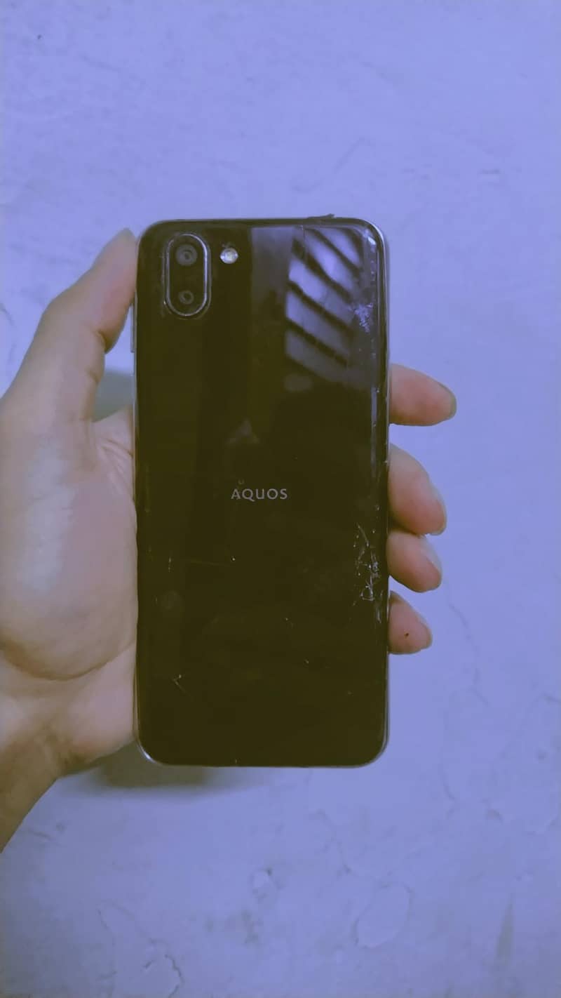 Sharp Aquos R2 1