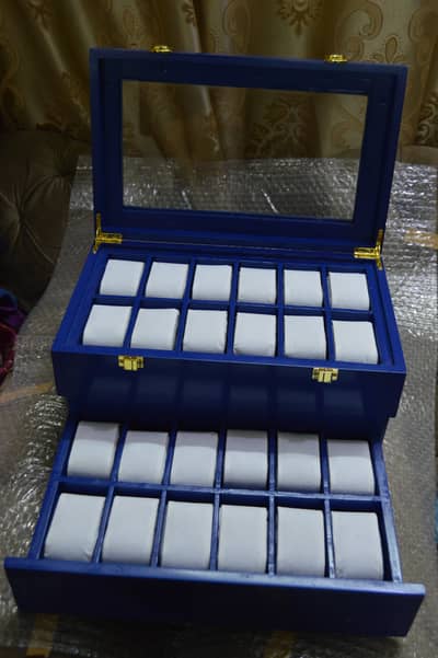 24 Slots Watch Organizer
