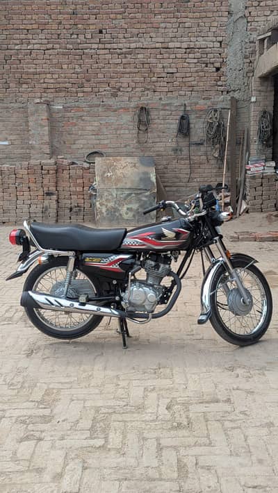 CG 125 4000 driven u Just like brand new  Not a single work  215k