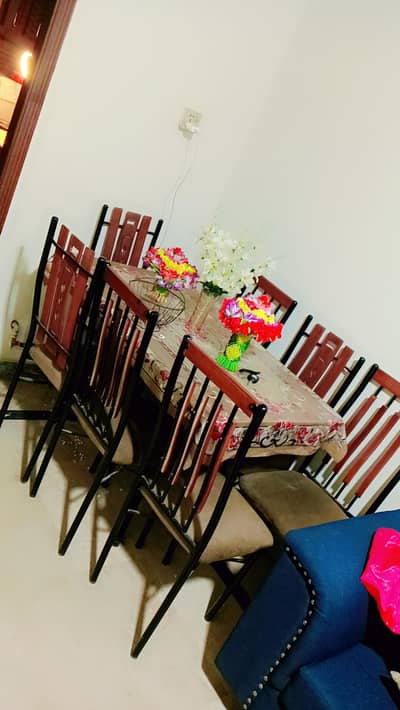 Dining table for sale