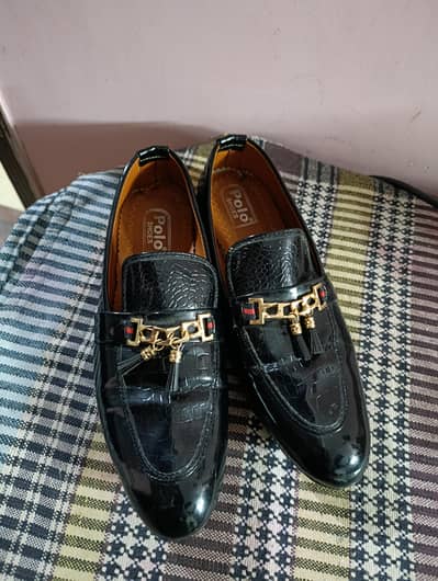 Branded shoes for men