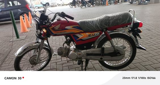 Honda CD 70 2025  9000 KM Run  Excellent Condition