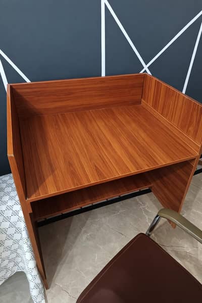 Office table for Sale (Used)