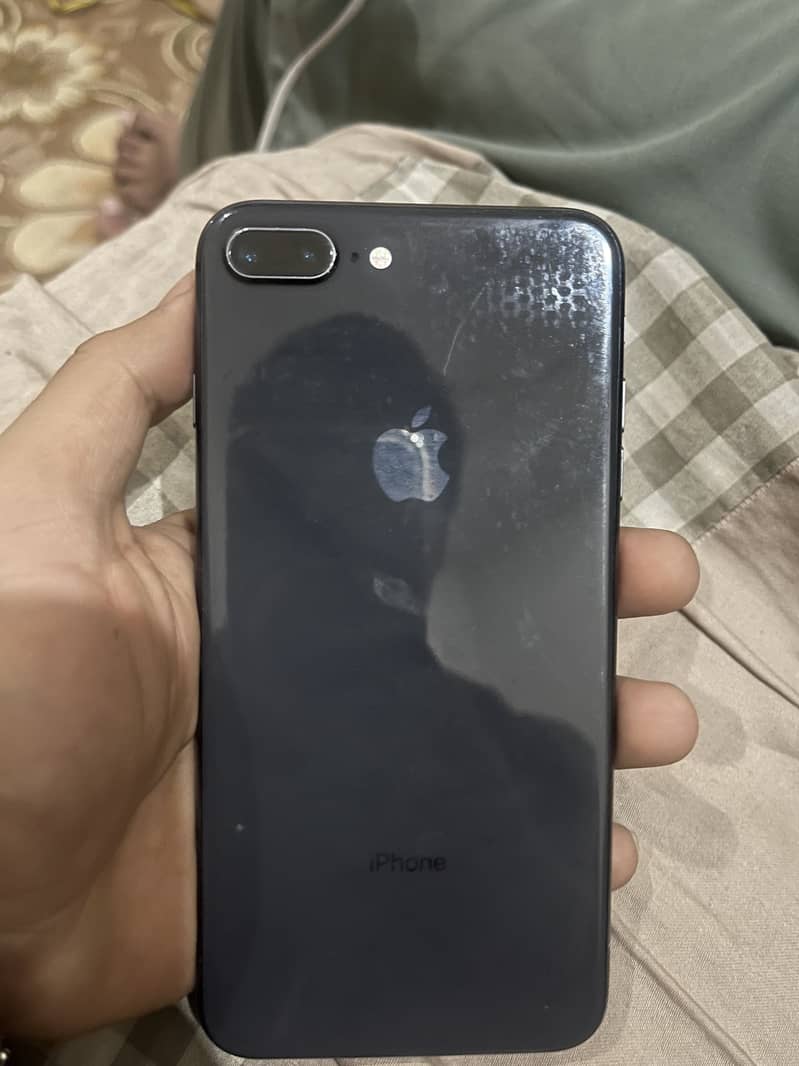 iPhone 8 Plus 0