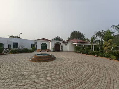 16 Kanal Luxury and Complete Farm House In Lahore Near DHA