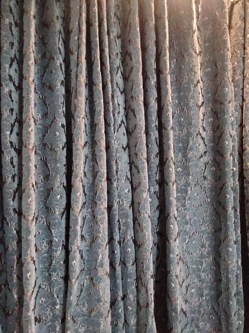 Curtains 0