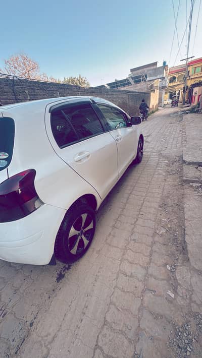 Vitz for sale