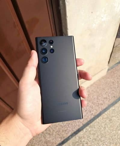 samsung s22 ultra  4 mounth sim time dubai se aya non he