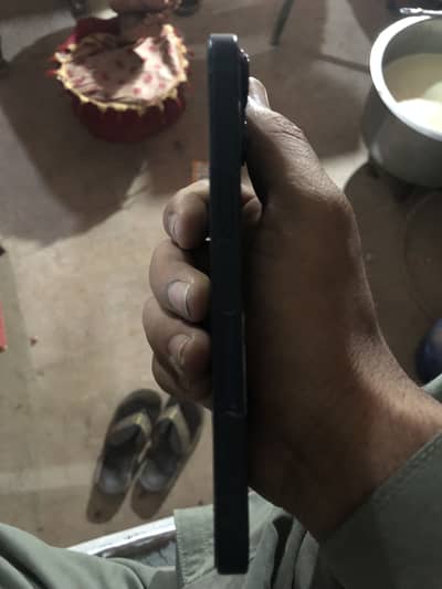 I fhone 14 Jv 128 room