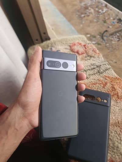 Google pixel 7pro for sell  good condition just 1 line on screen