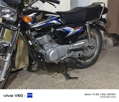 bht ahtiyat sy use hoi h first owner own name all original and new