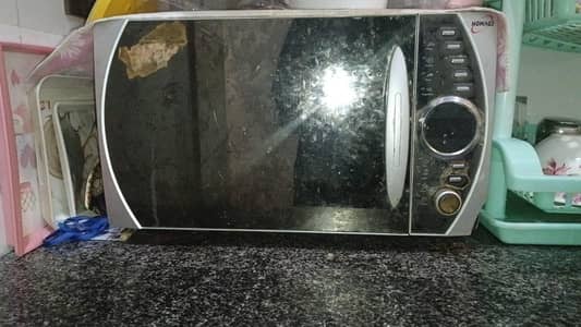microwave oven