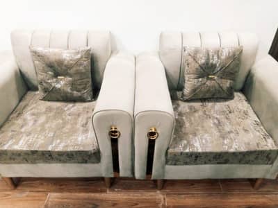 Seven Seater / Molty foam / Imported cloth