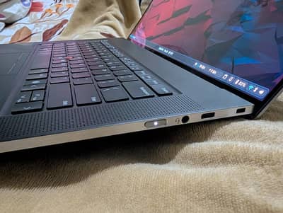 ThinkPad Z16 4K+ OLED 32GB 2TB Ryzen 7 6850H (i7 12th gen)