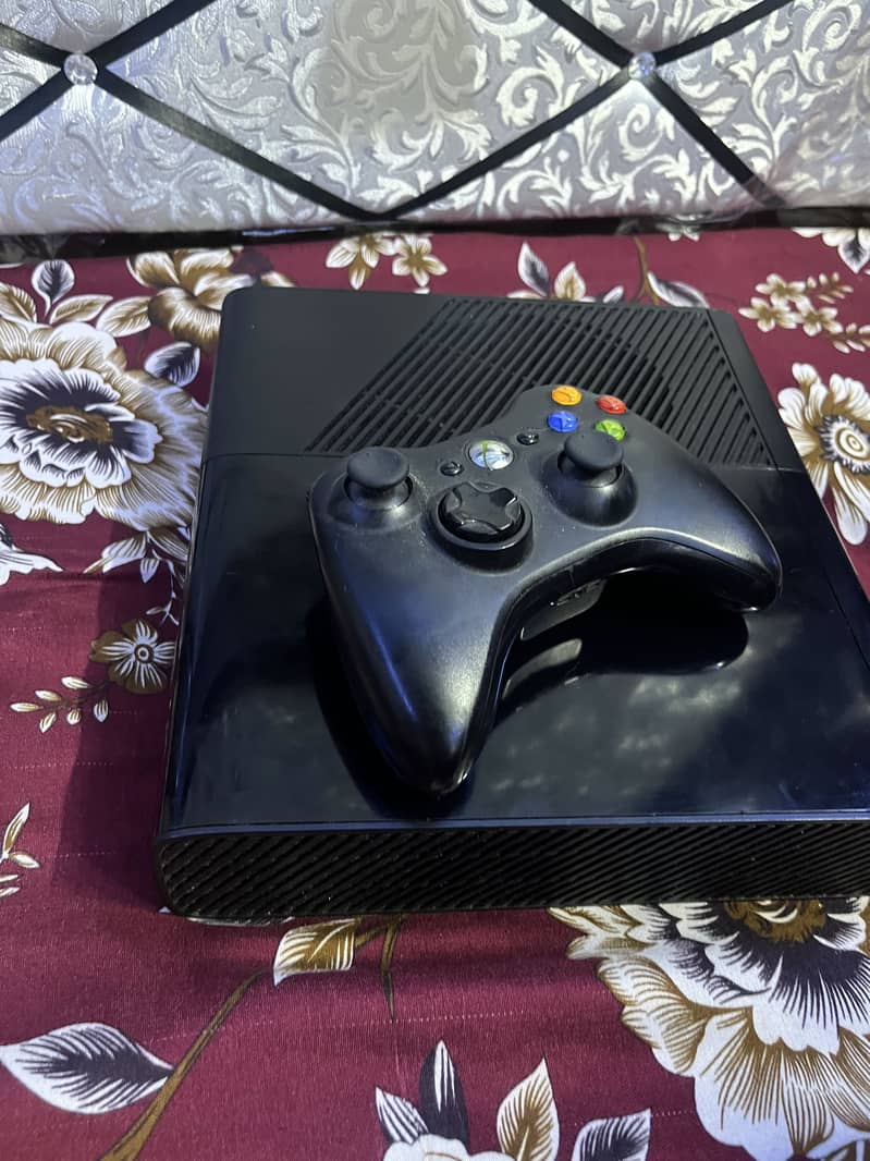 Xbox 360 E-slim 0