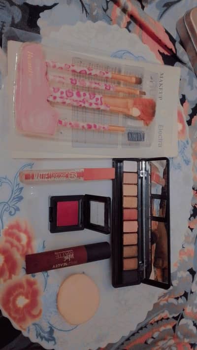 makeup deals available