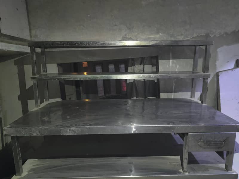 KITCHEN WORKING TABLE 0