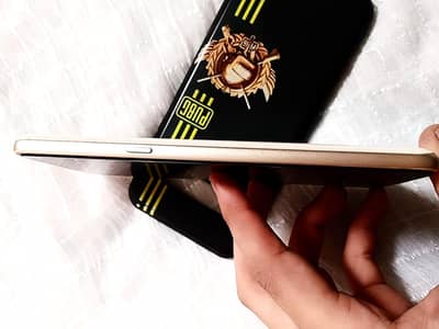 LG V60 8\128 GB Exchange possible with box phone