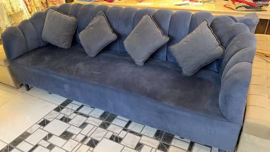 4 seater beautiful sofa
