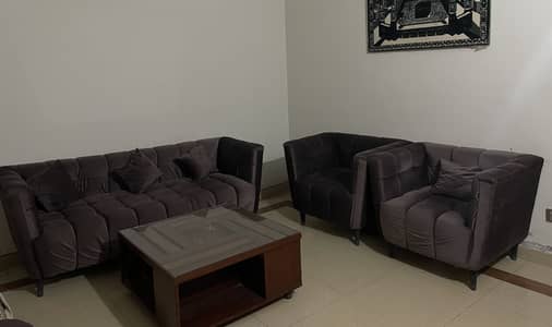 Almost new 7 seater Sofa set urgent sale