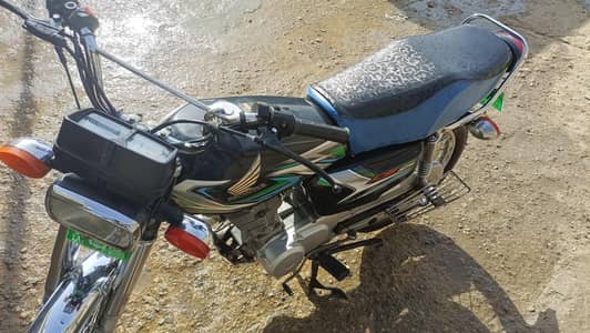 Honda 125 larkana Number Black