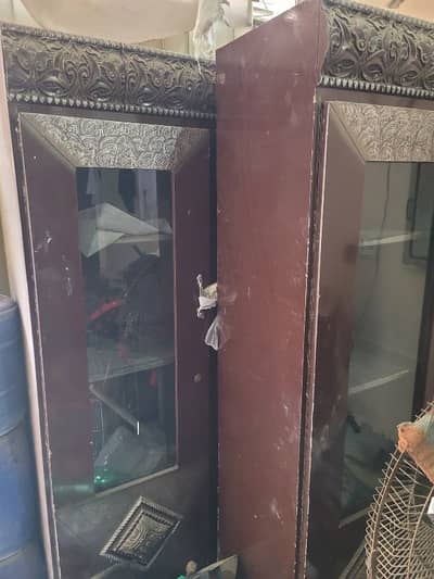 showcase  bartan wali almari showcase