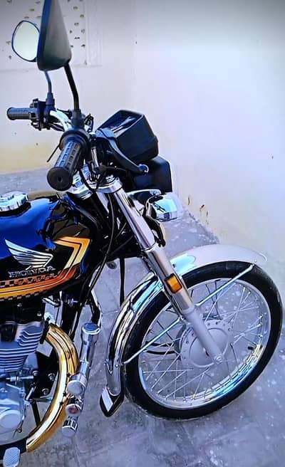 2025 modal price 3lakh Goldan self start