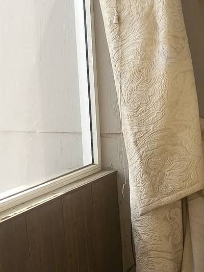 Blinds in very good condition use WhatsApp only