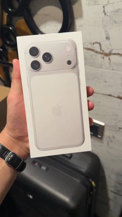 iPhone (256GB) White  box pack non active