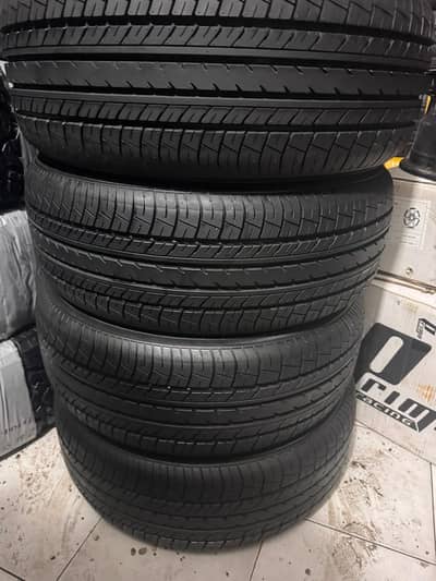 Yokohomo E-70 215/55/R17