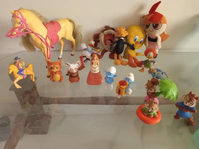 Looney Tunes characters tweety dafy tez and action figures