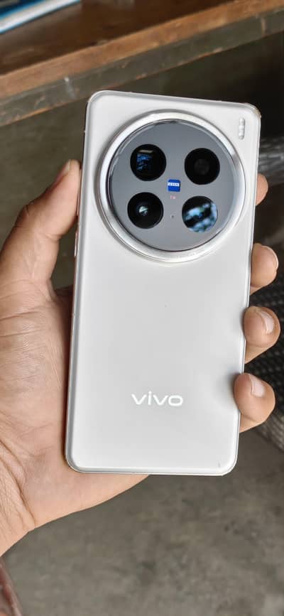 vivo X200 pro 16+16 . . 512gb