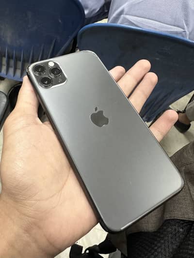 11 pro max non pta. Factory unlock all Oky condition minor crack