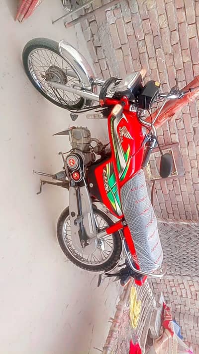 Honda. 70cd. 2022 madal all ok he. 03066876866