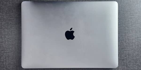 MacBook Air M1 (2020)